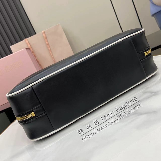 MIU MIU專櫃繆繆最新款公事包小牛皮手提包 jh2869型號：5BB117